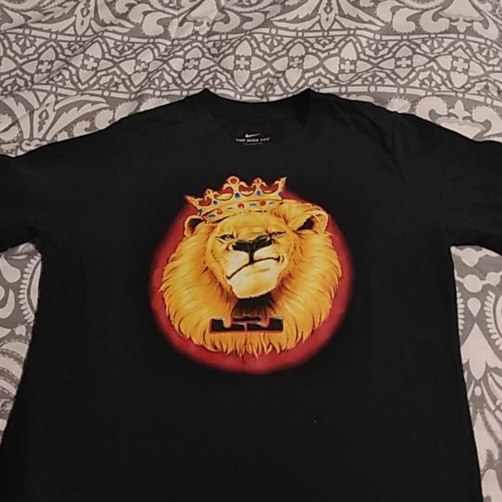L.James King Nike Dri fit T shirt